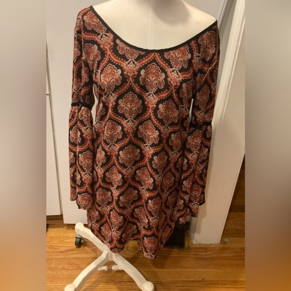 Lovemarks Tunic Long Sleeve TopBlack, Red, Golden- M